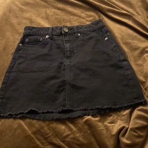 Black mid rise  skirt